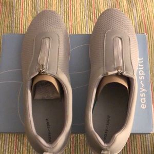 Easy Spirit Size 11M slide on Sneaker-Light Gray